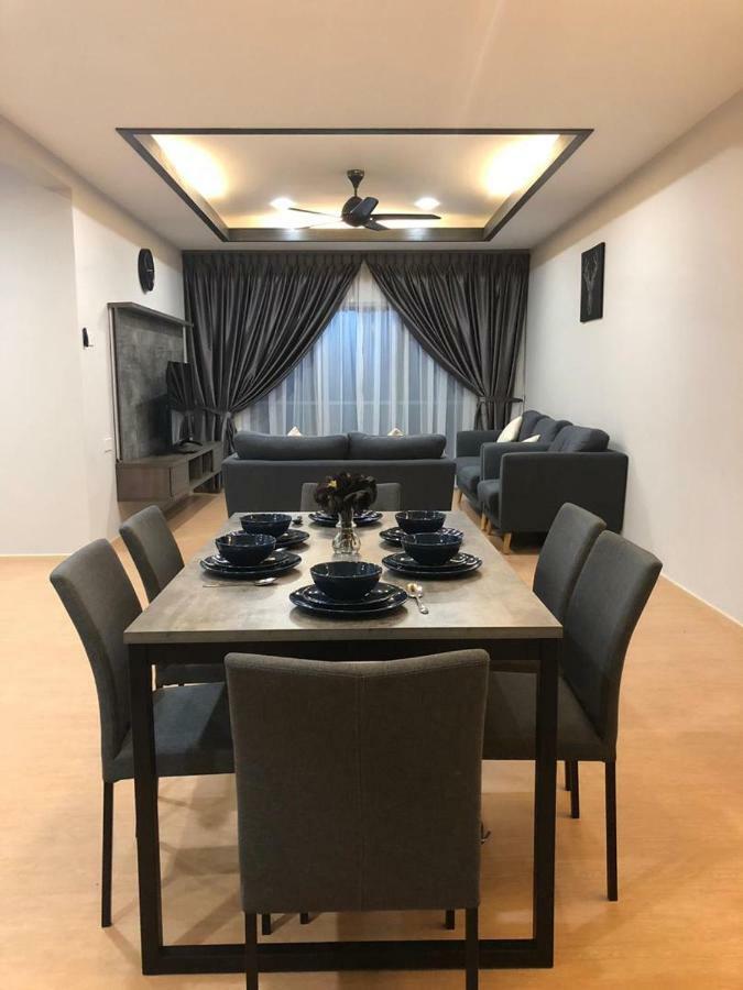 Meena'S Apartment @ The Quintet مرتفعات كاميرون المظهر الخارجي الصورة